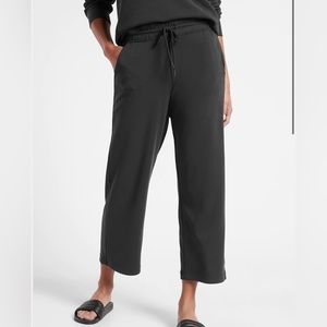 NWT Athleta Seasoft Straight Pant in black, size M (petite)